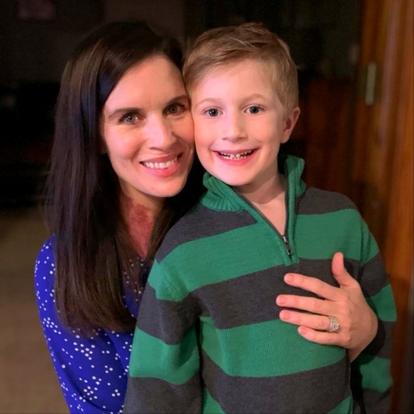 Meet your Posher, Ailee - Picture 2 of 3